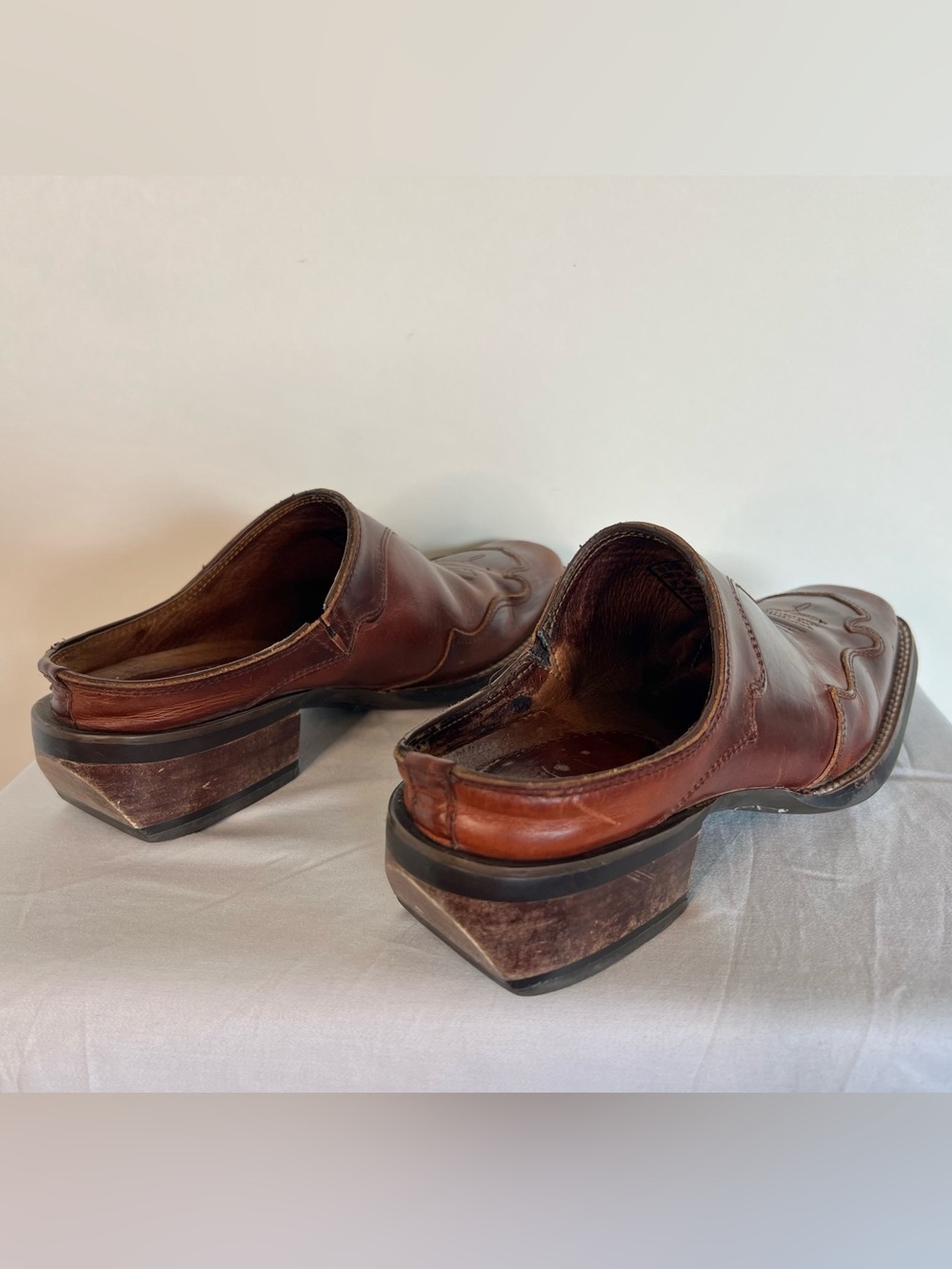 Ariat Women’s Slip-On Western Leather Mules Size 6.5 - Picture 8 of 13
